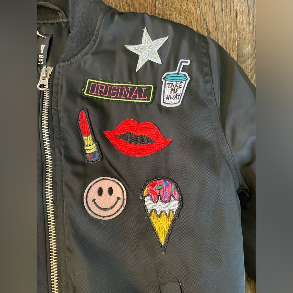 Design Lab Bomber Jacket Black Satin Patches Lips Lipstick Smiley Face Cactus - Picture 4 of 6